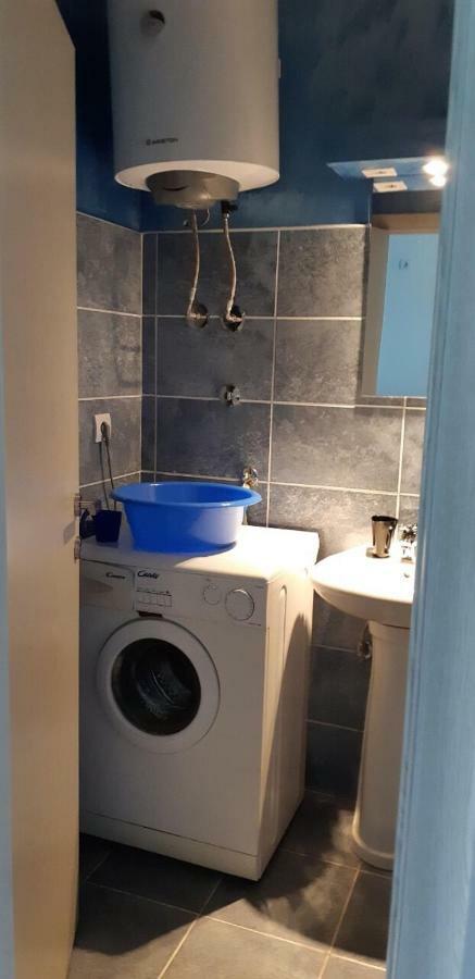 Cvjetni Apartmani 采蒂涅 外观 照片